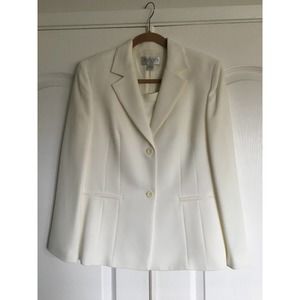 Vintage Casual Corner Women’s Two-Piece Suit in White